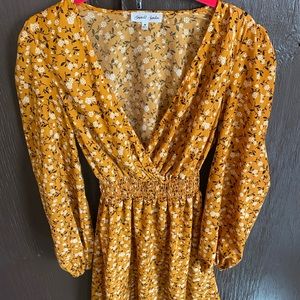 Beautiful yellow dress. Size medium.